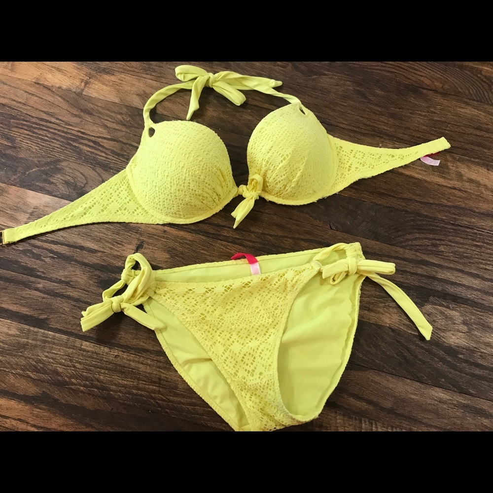 Victoria Secret Bombshell Swimsuit Large